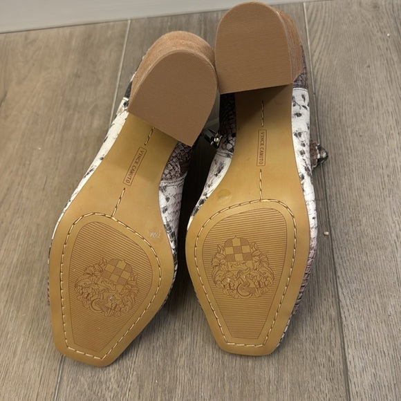 NEW! Vince Camuto Bronze Snake Print Fedrilla Open Toe Bootie - Size 7.5 - Picture 9 of 11